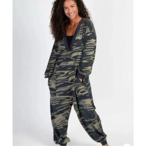 Natural Life Johnnie Jumpsuit V Neck Long Sleeve Green Camo Boho 100% Cotton